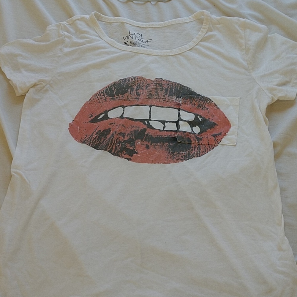 Super soft graphic tee